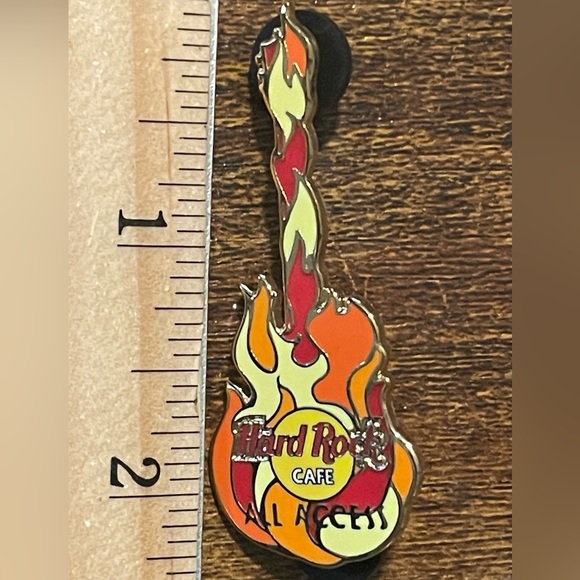 Vtg Hard Rock Pin Guitar Red Flames all access flame pin 2007 - Picture 3 of 4